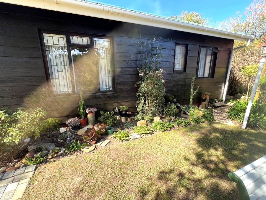 2 Bedroom Property for Sale in Harkerville A H Western Cape